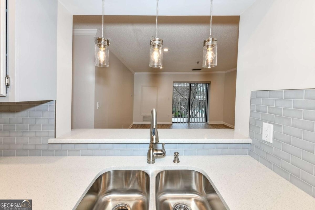 300 Johnson Ferry Road - Photo 6