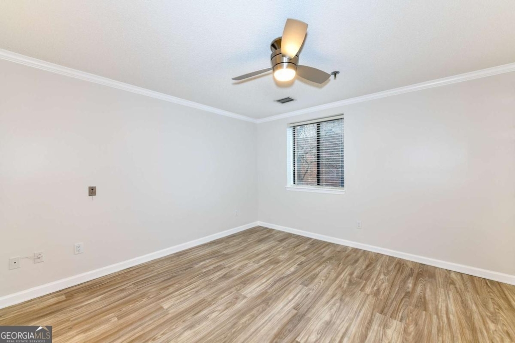 300 Johnson Ferry Road - Photo 11