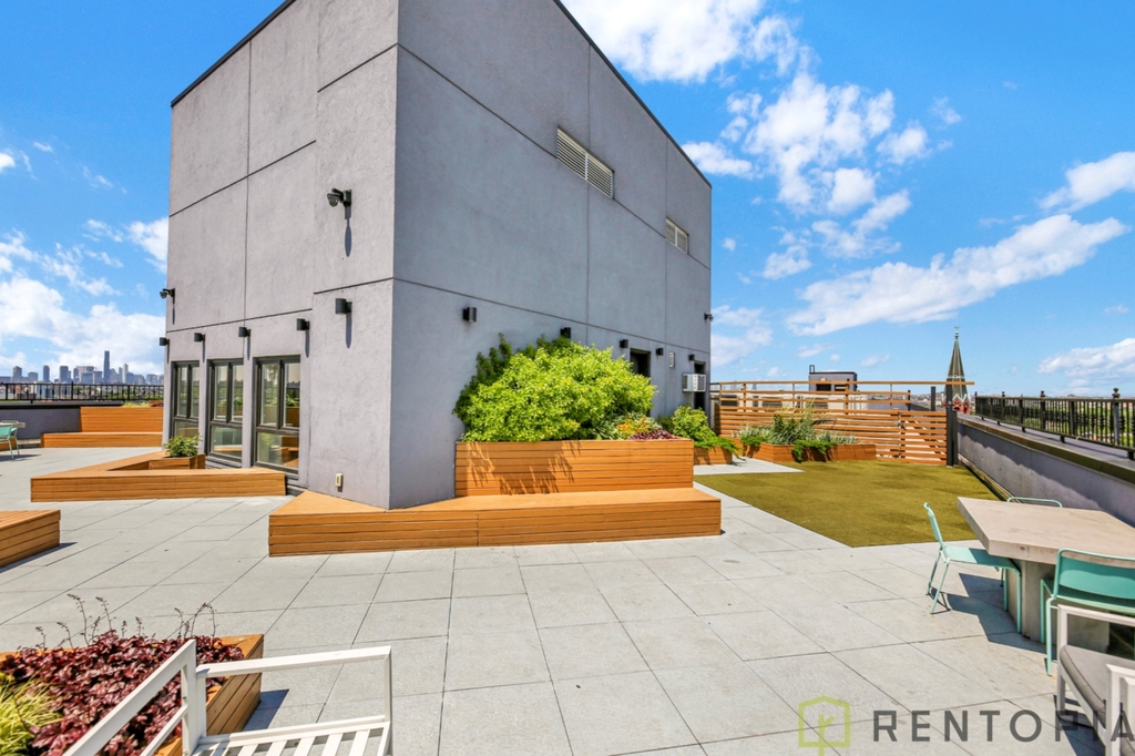 1875 Atlantic Avenue - Photo 13