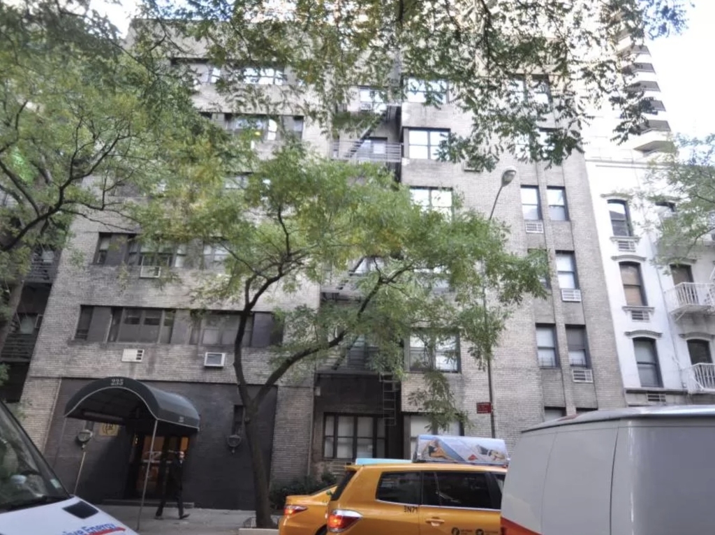 East 46th Street - Photo 16