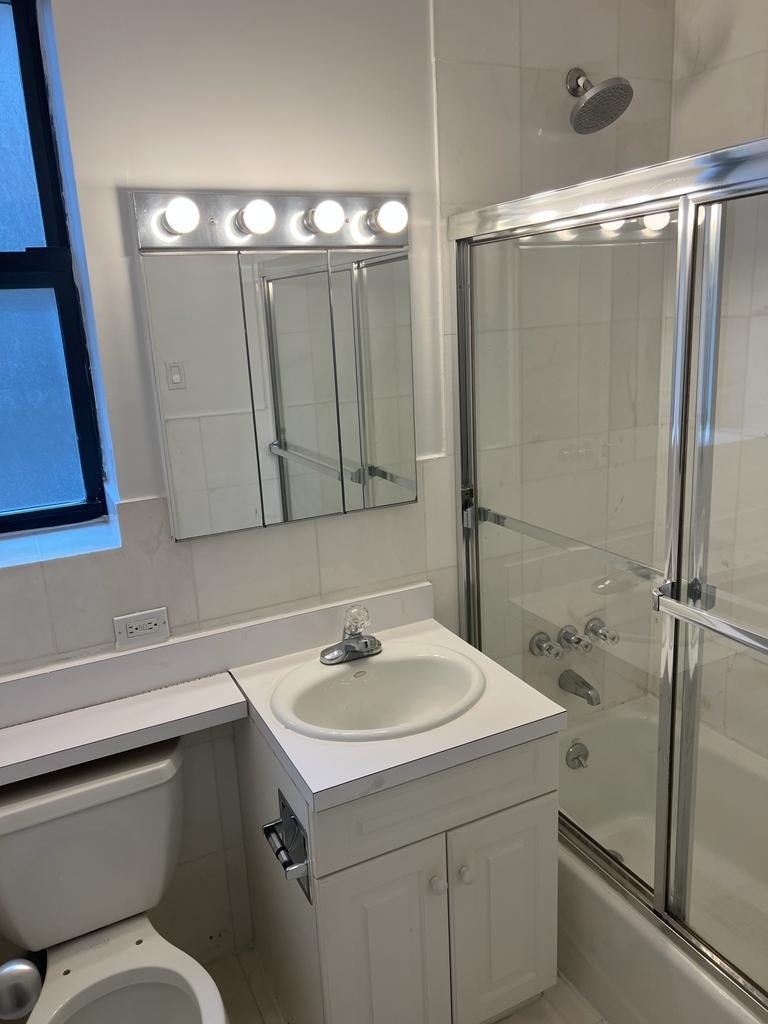 East 46th Street - Photo 1