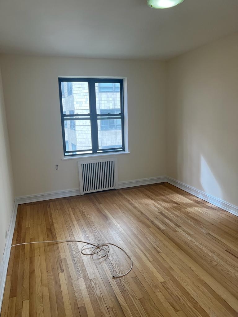 East 46th Street - Photo 6