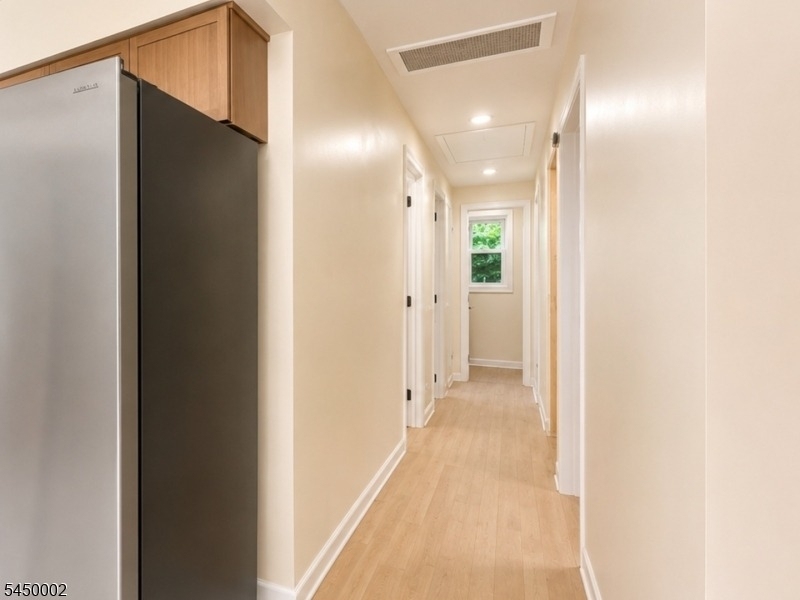 28 Carr St - Photo 8
