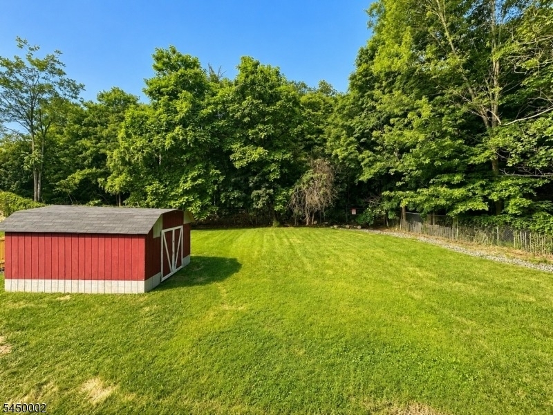 28 Carr St - Photo 19