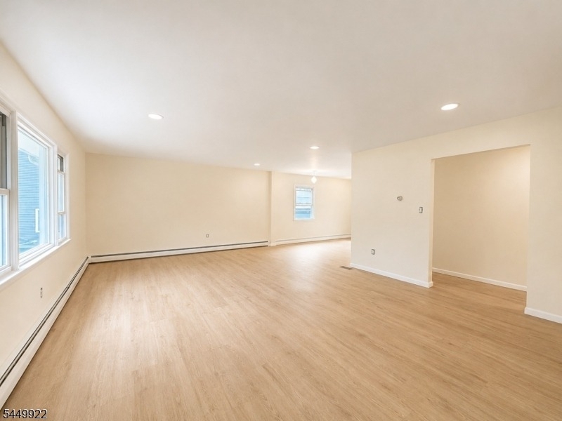 28 Carr St - Photo 3