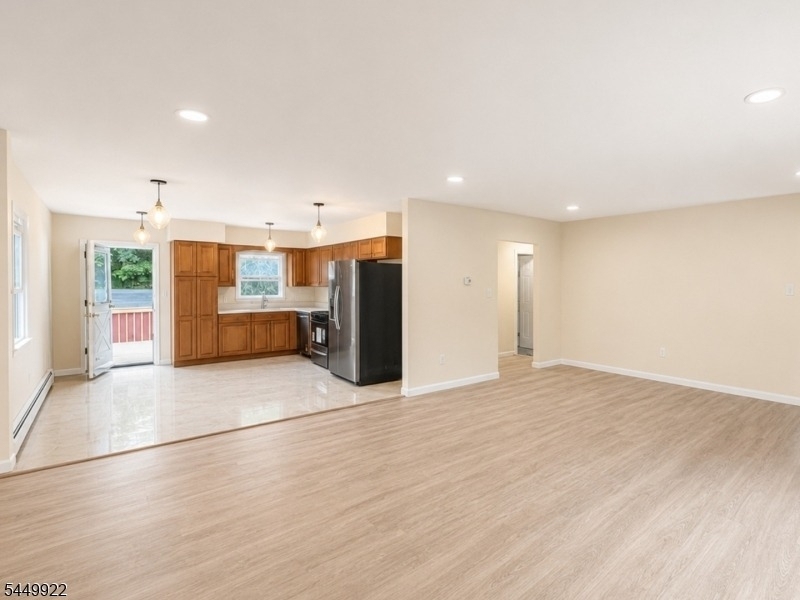 28 Carr St - Photo 5