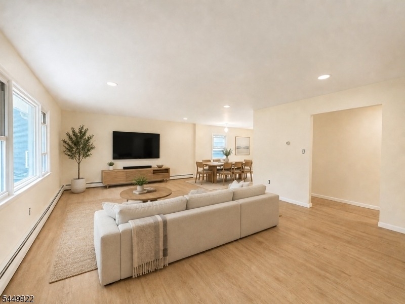 28 Carr St - Photo 4