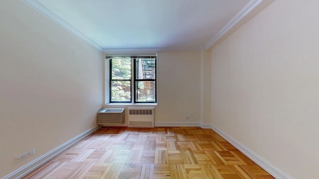 308 west 13th street  - Photo 2
