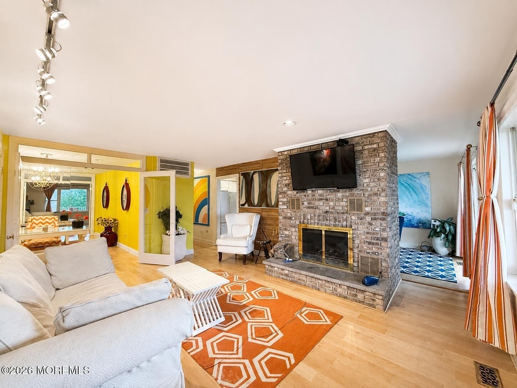324 Shore Drive - Photo 10