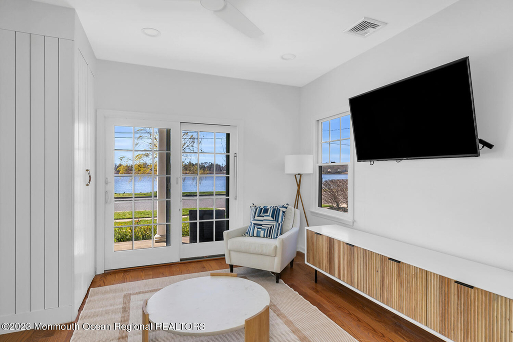 306 Ocean Road - Photo 18