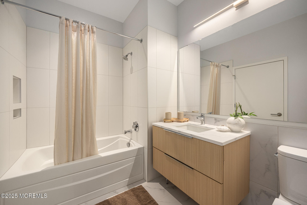 1150 Kingsley Street - Photo 3