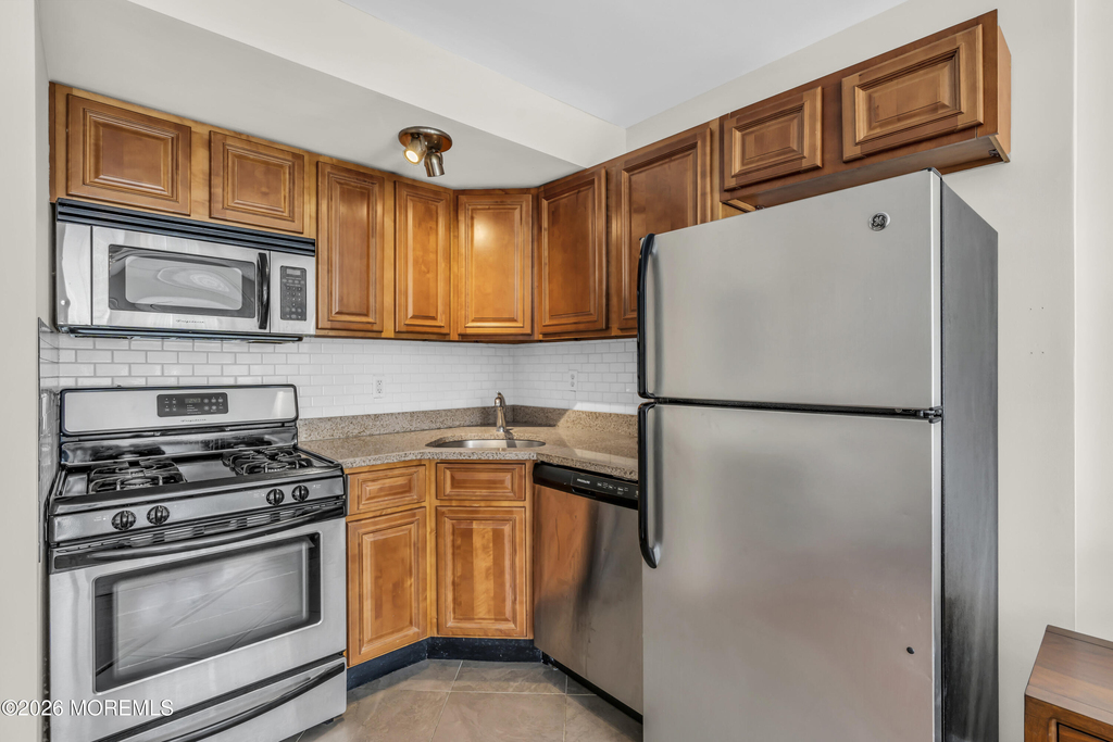 305 4th Avenue - Photo 11