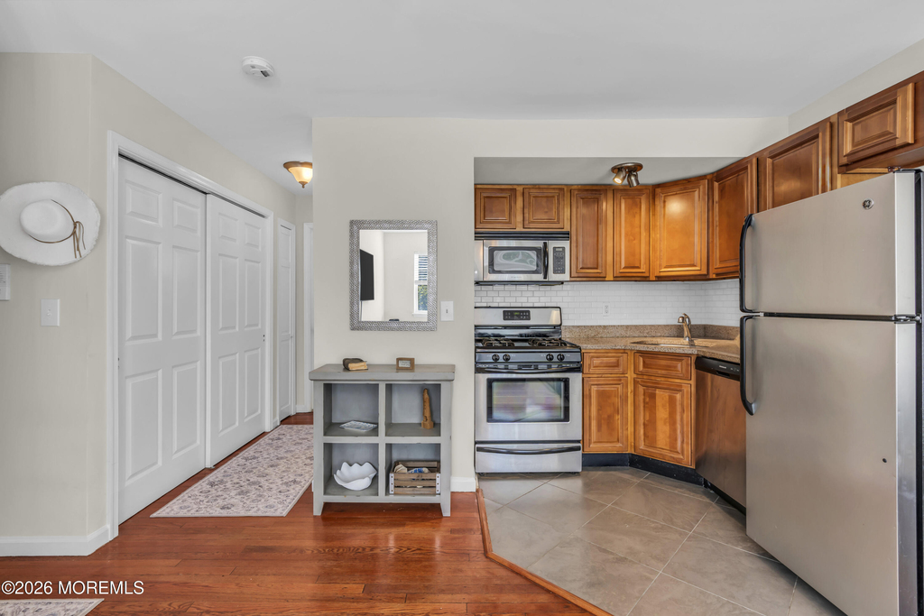 305 4th Avenue - Photo 10