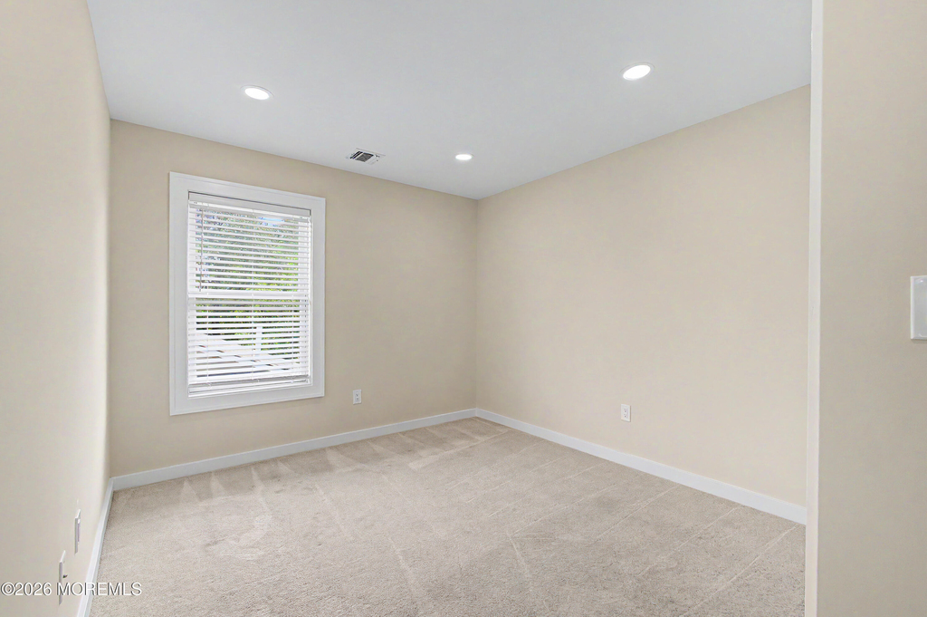 152 Center Avenue - Photo 6