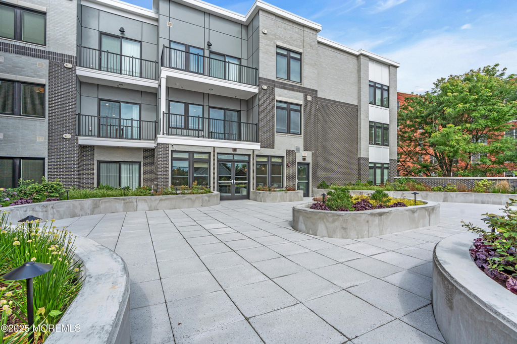 120 Monmouth Street - Photo 25