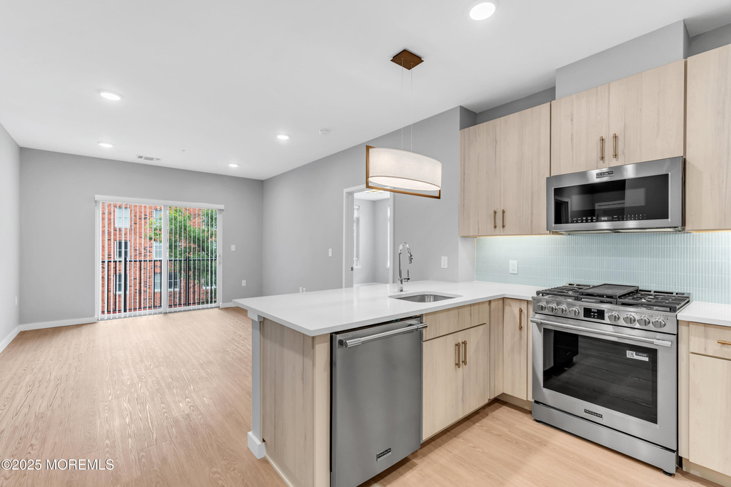 120 Monmouth Street - Photo 20