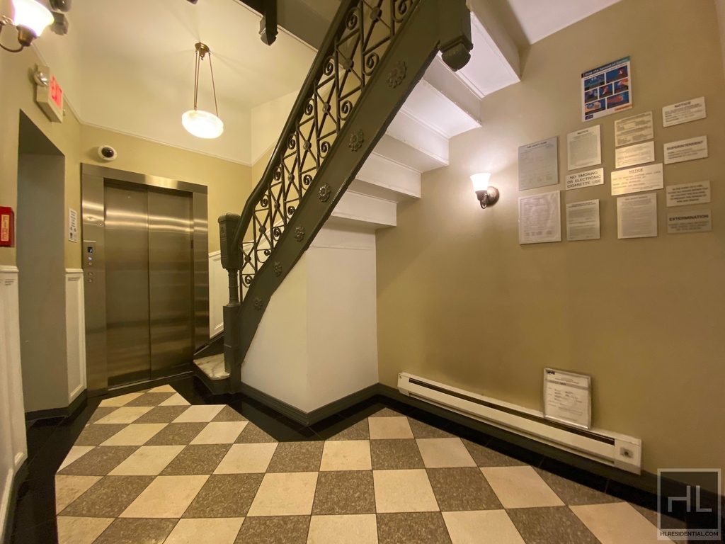 West 73 Street - Photo 0