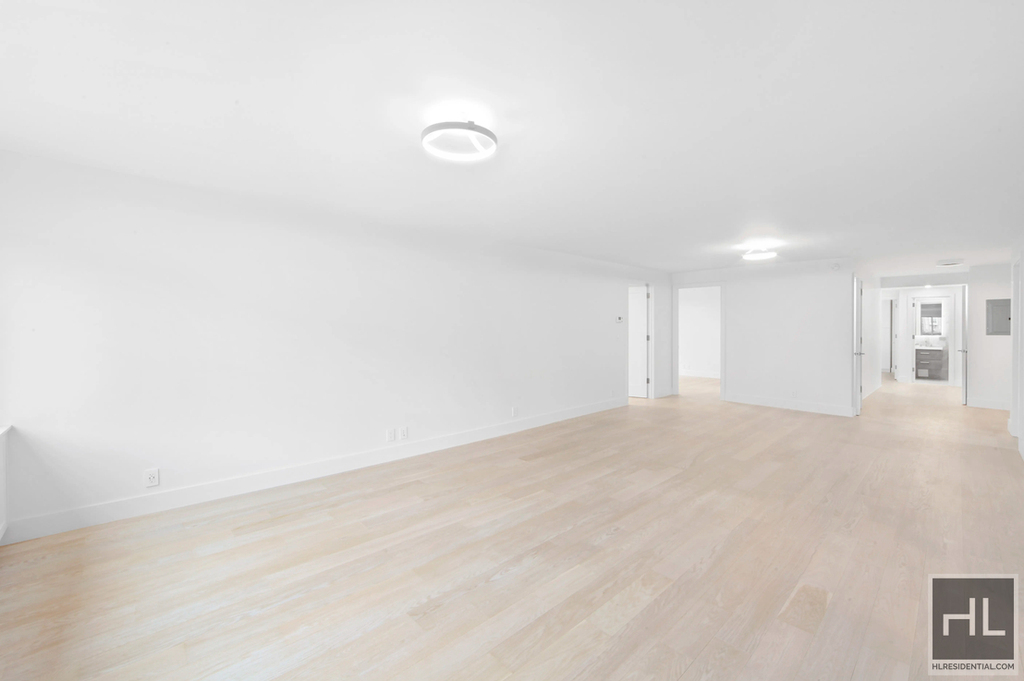 Park Avenue - Photo 1