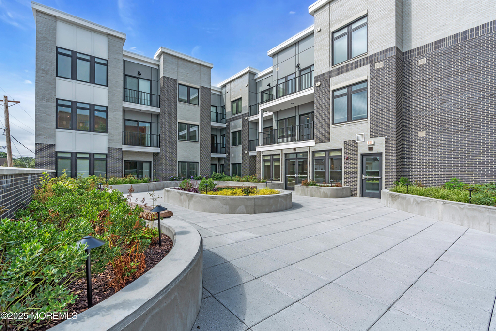 120 Monmouth Street - Photo 24