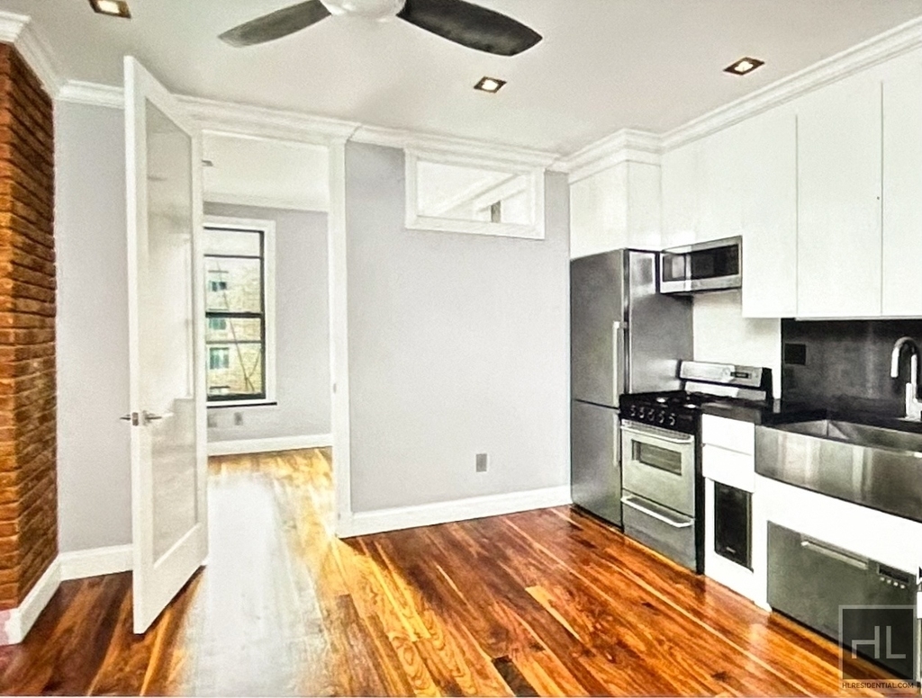 East 116 Street - Photo 1