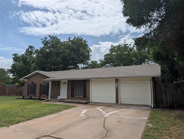 633 Christie Court - Photo 1