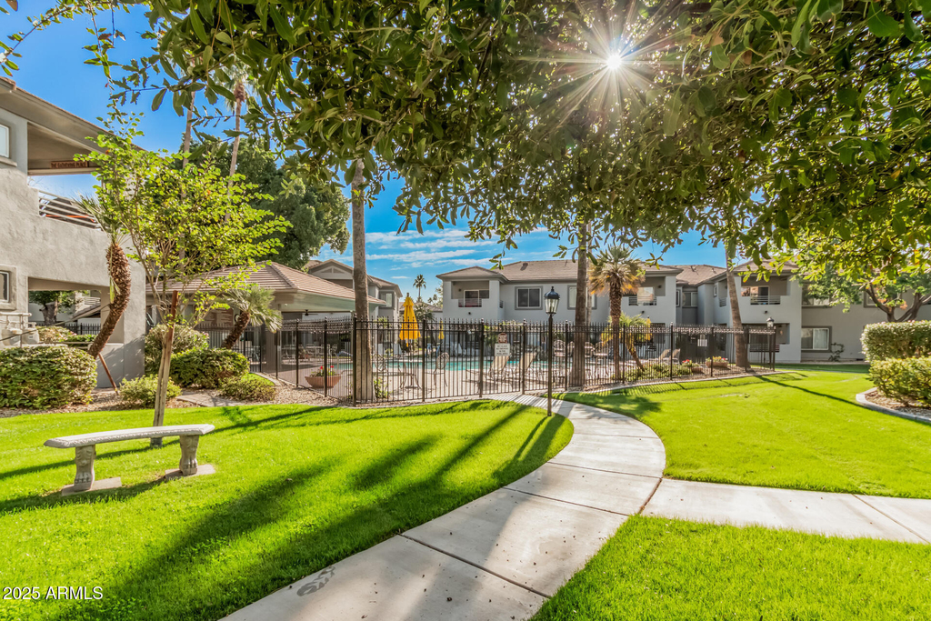 7401 W Arrowhead Clubhouse Drive - Photo 28