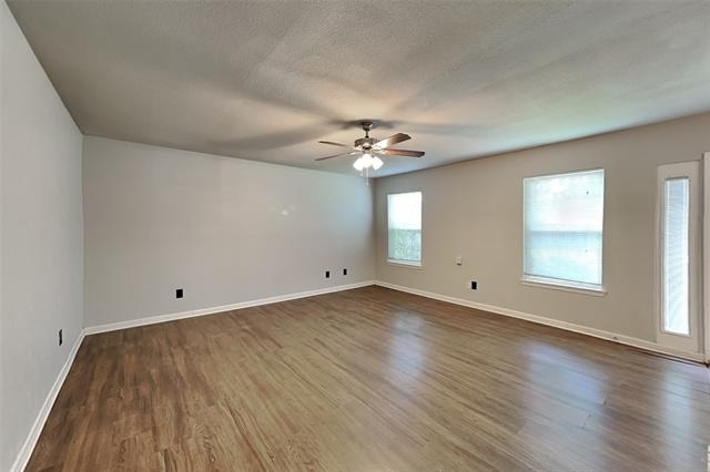 6917 Lincolnshire Lane - Photo 1