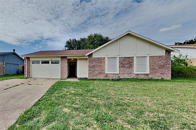 6917 Lincolnshire Lane - Photo 0