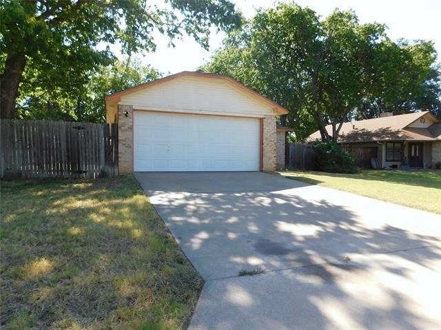 404 Pace Drive - Photo 2