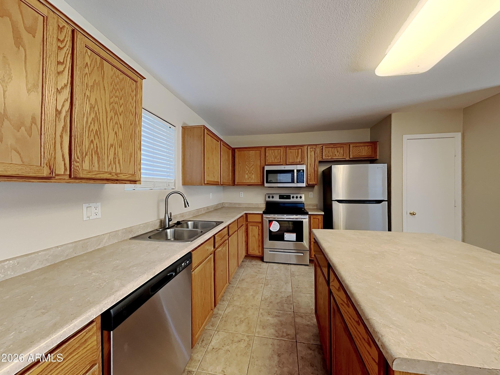 17472 W Watson Lane - Photo 1