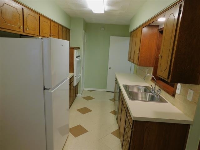 2445 Eastbrook Drive - Photo 4