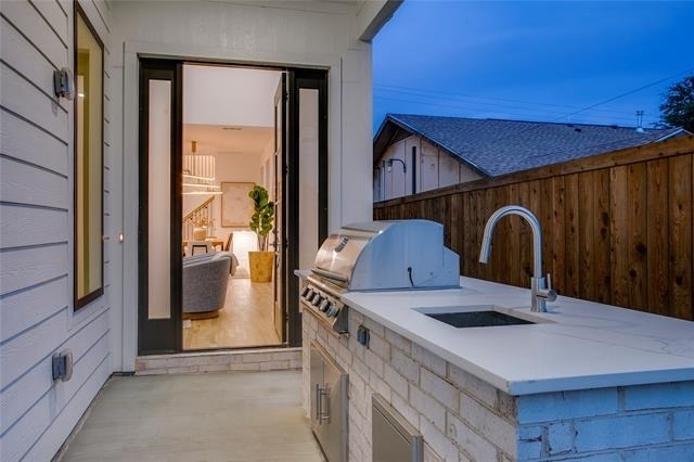 2313 S Vernon Avenue - Photo 38