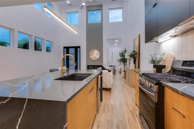 2313 S Vernon Avenue - Photo 6