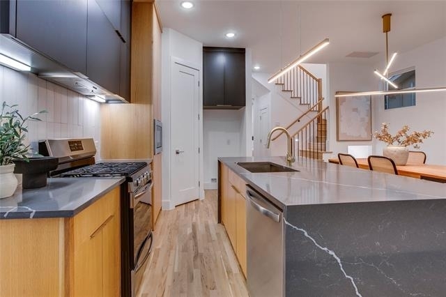 2313 S Vernon Avenue - Photo 7