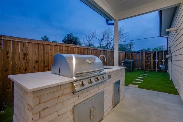 2313 S Vernon Avenue - Photo 36