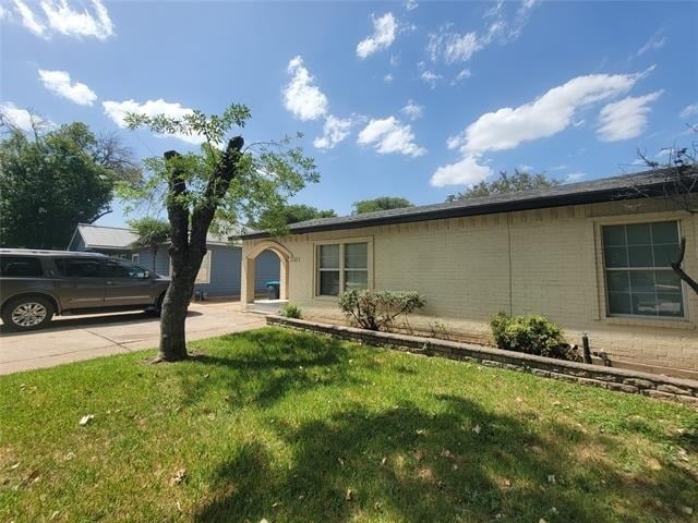 1225 Blalock Avenue - Photo 2