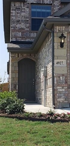 4925-4927 Sanger Circle Drive - Photo 0