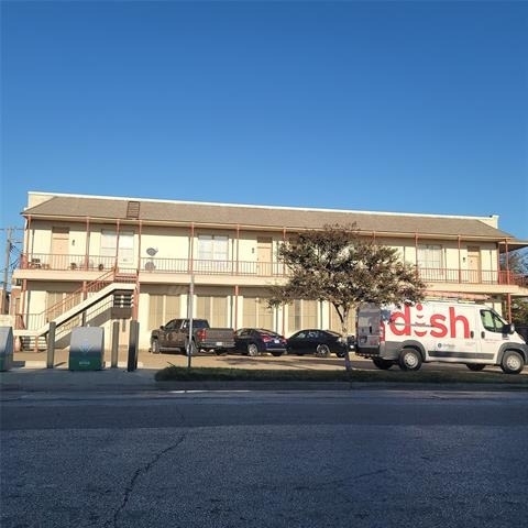 212 W Knox Street - Photo 0