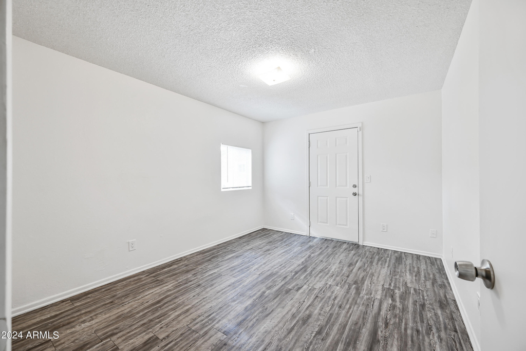 436 W Clark Street - Photo 9