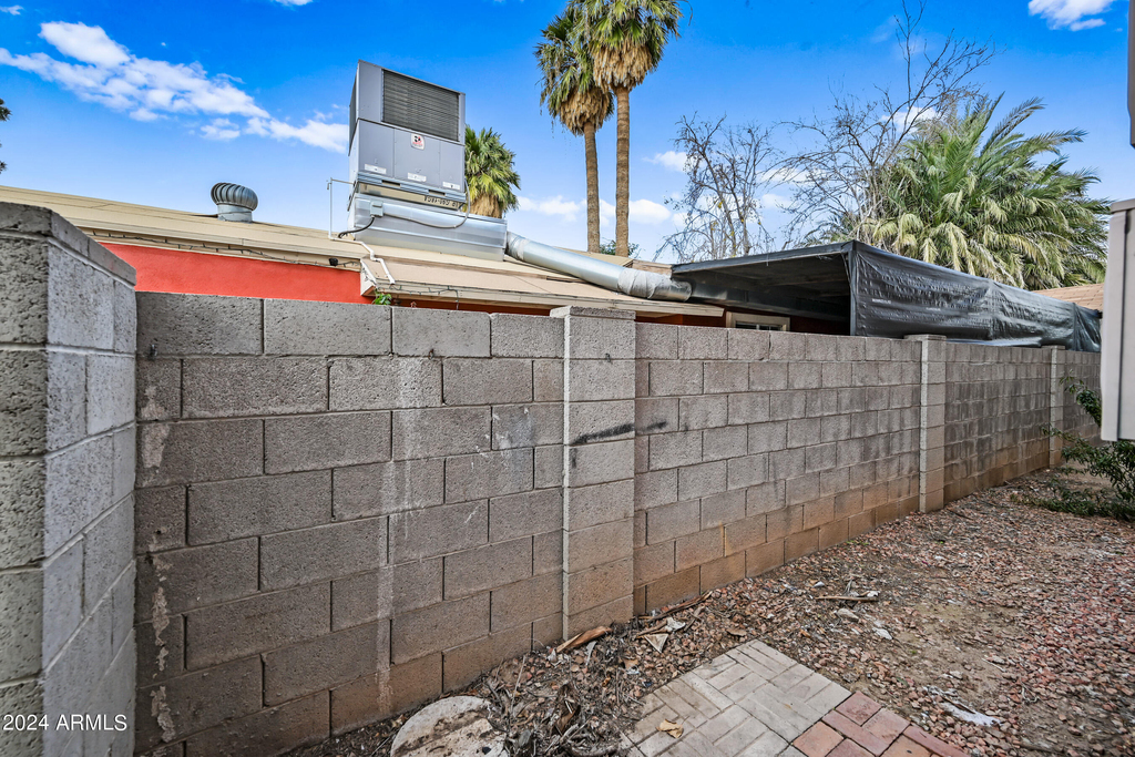 436 W Clark Street - Photo 12