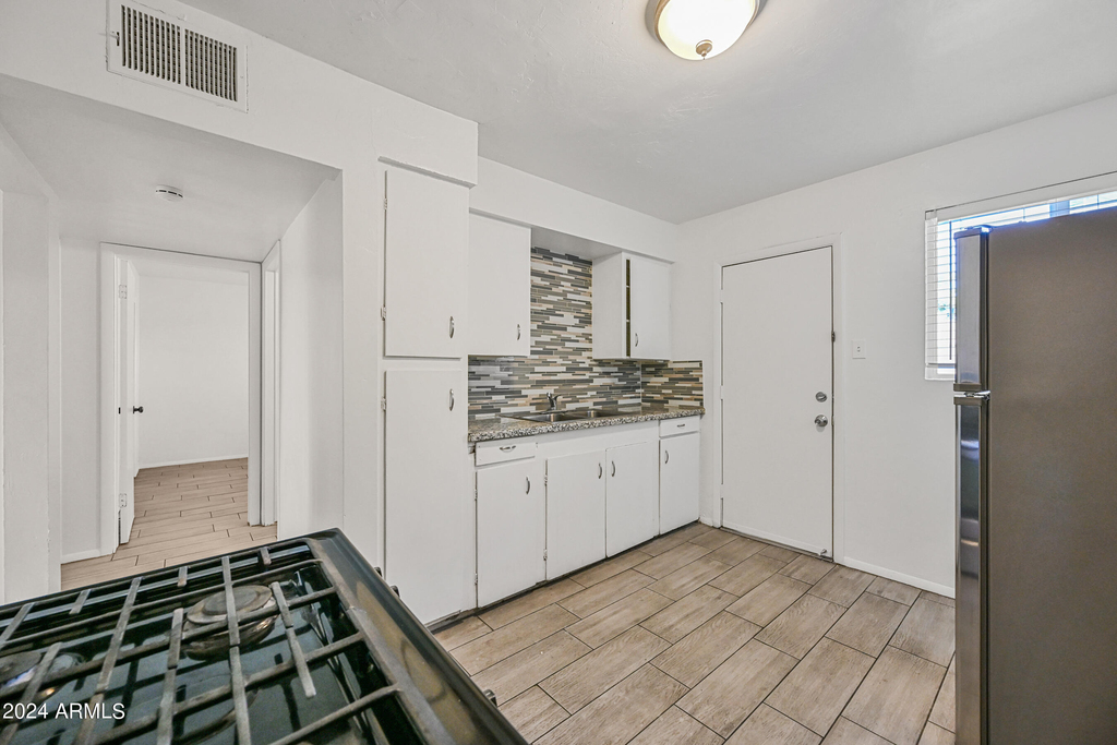 903 N 22nd Place - Photo 4