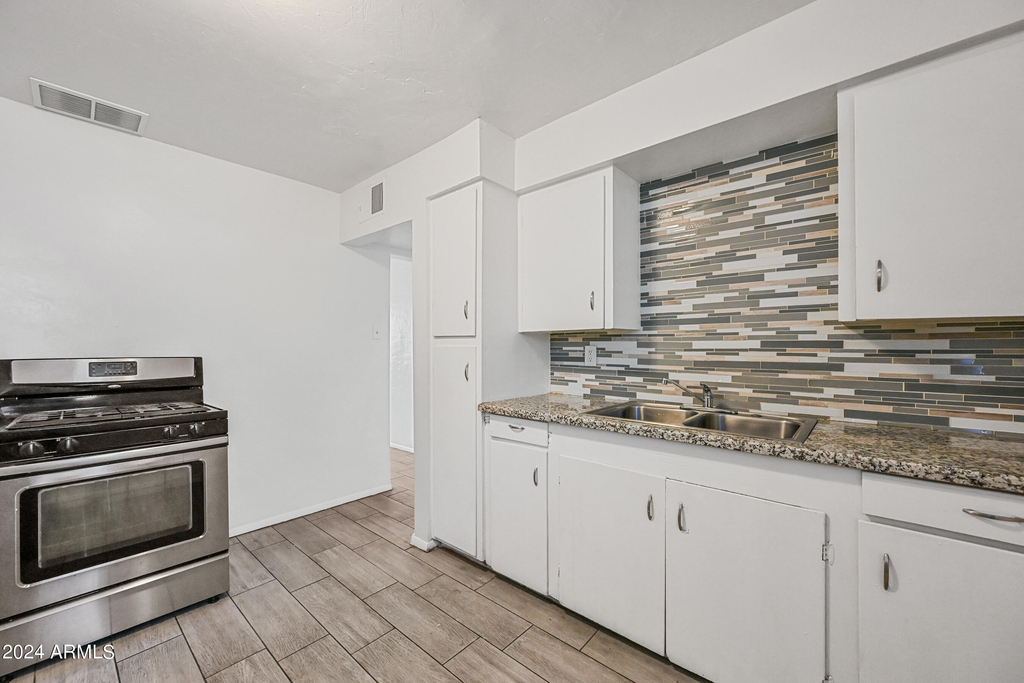 903 N 22nd Place - Photo 6