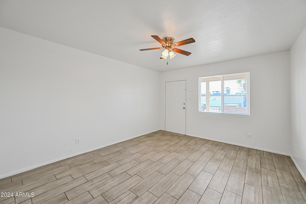 903 N 22nd Place - Photo 2