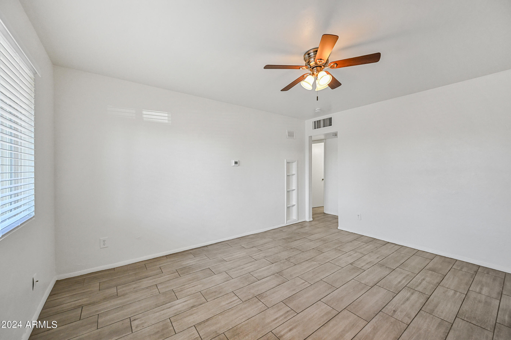 903 N 22nd Place - Photo 1