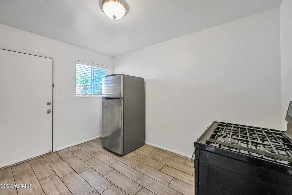 903 N 22nd Place - Photo 3
