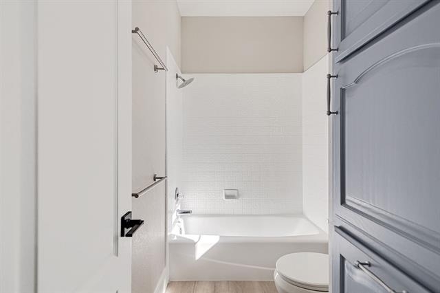 125 Devon Court - Photo 14