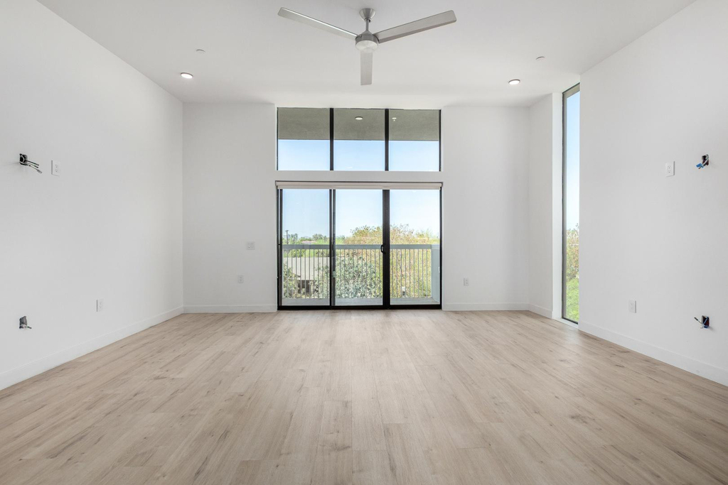 531 E Willetta Street - Photo 0