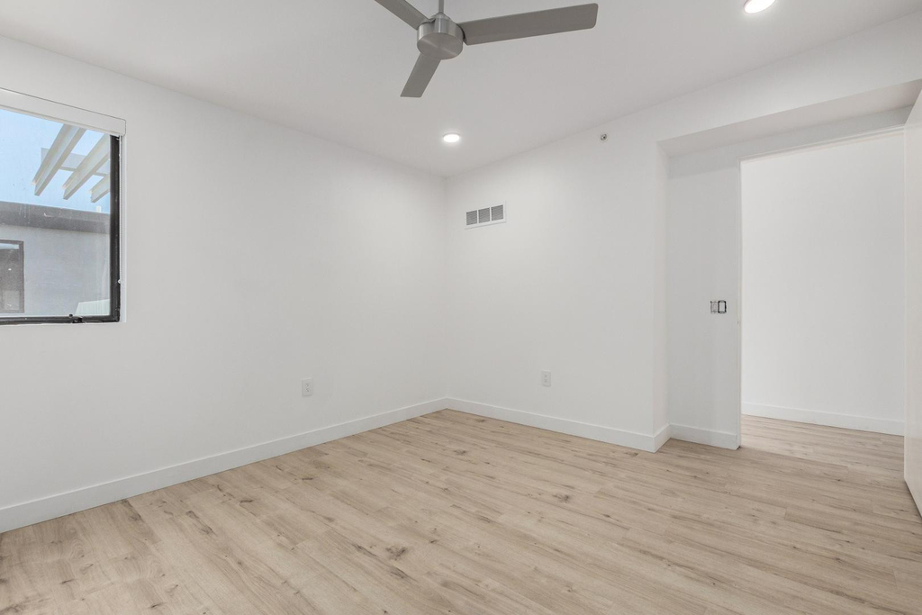 531 E Willetta Street - Photo 10