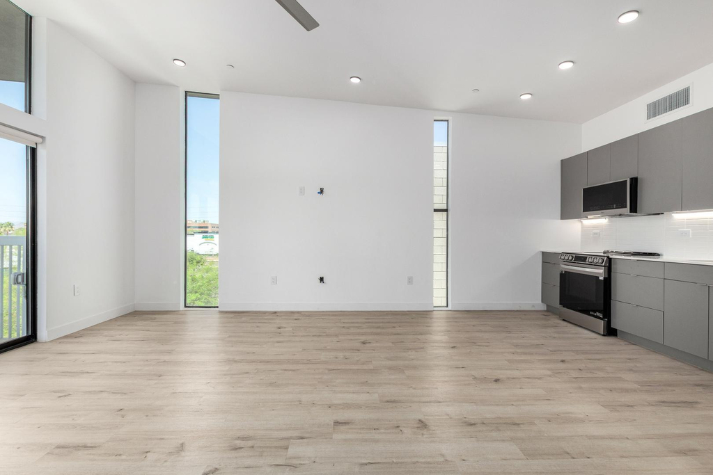 531 E Willetta Street - Photo 3
