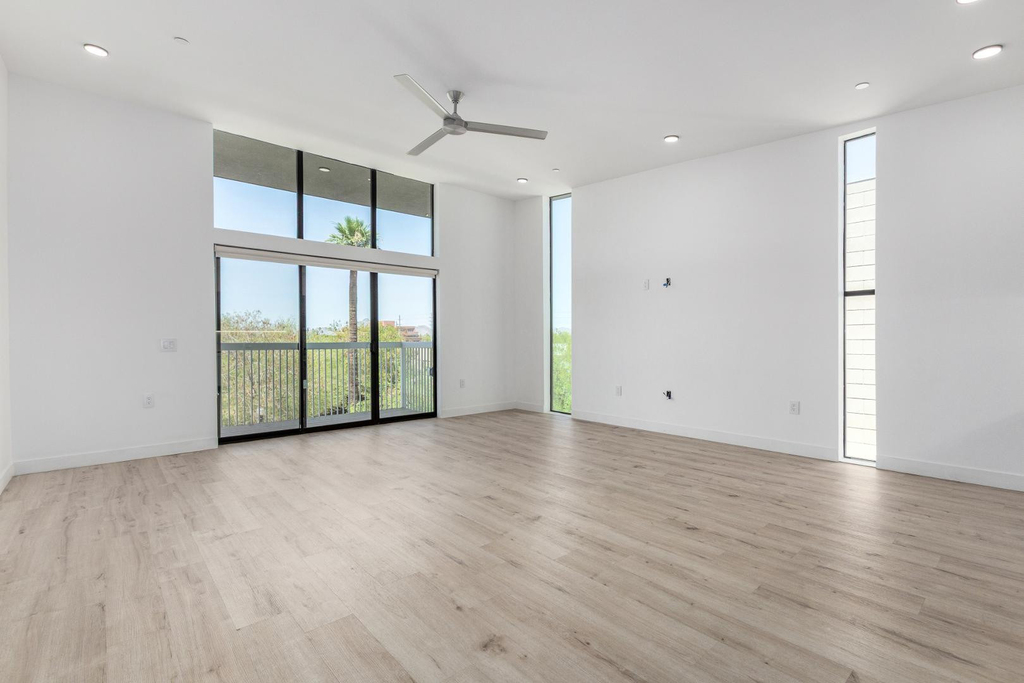 531 E Willetta Street - Photo 2